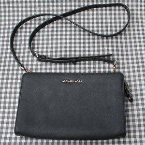 Michael Kors black purse / Jet Set Travel Crossbody